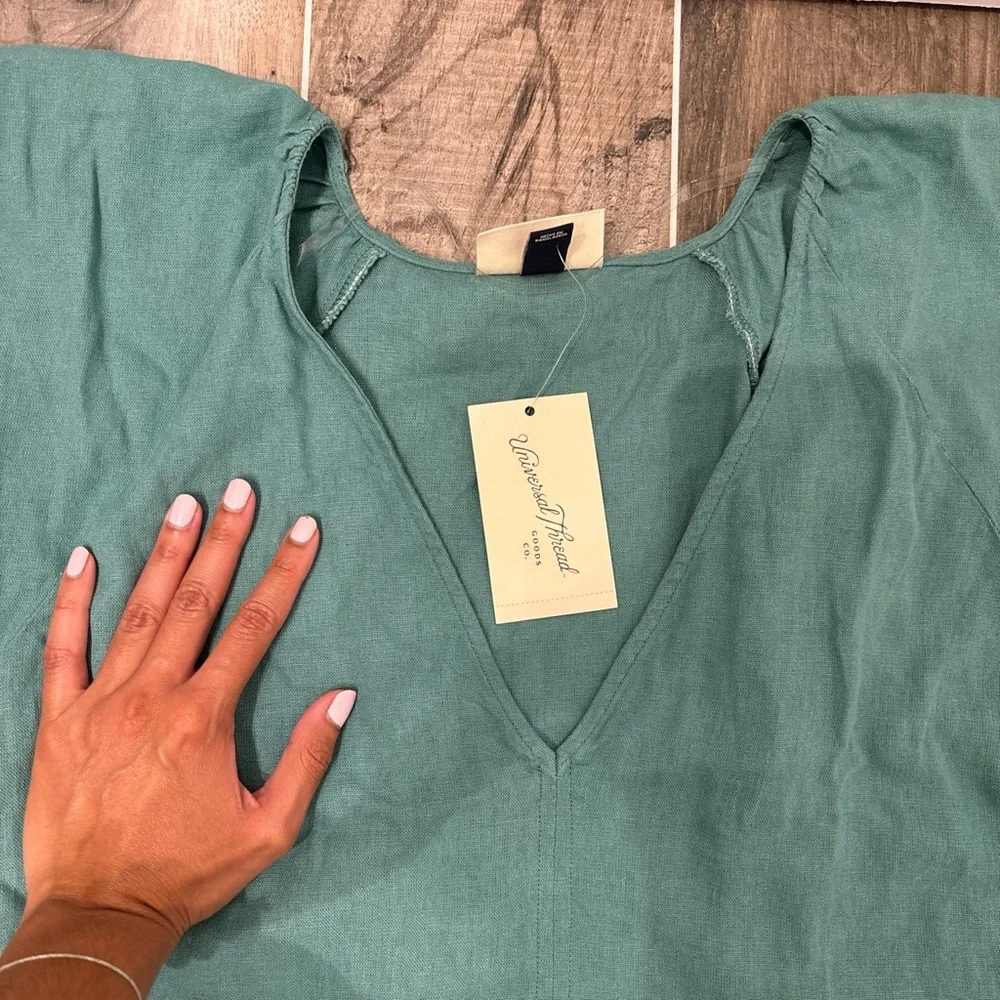 Universal Threads army green tiered short sleeve dress with v-neck - Picture 4 of 5